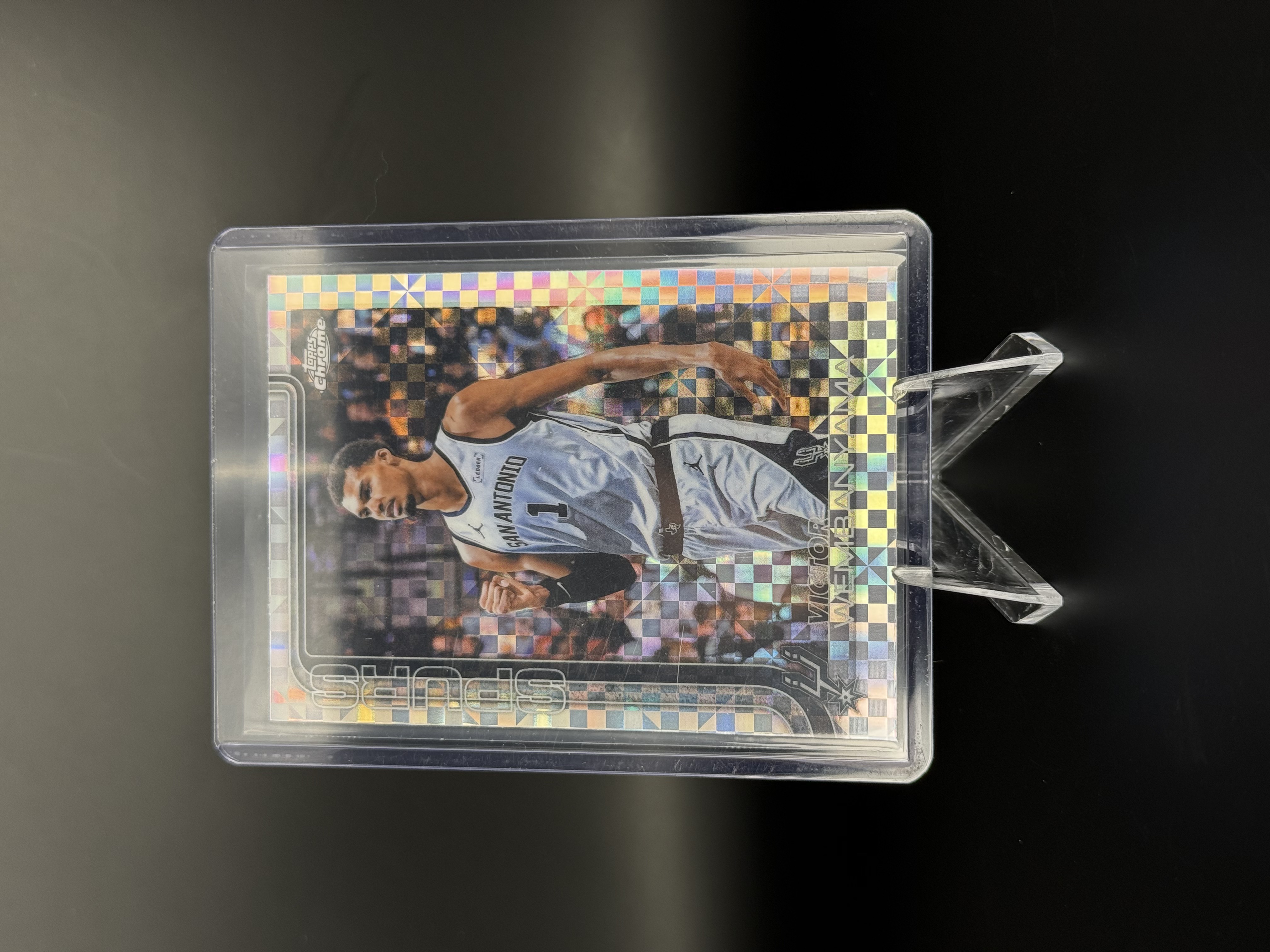 2025-26 Topps Chrome Victor Wembanyama X-Fractor #22 front